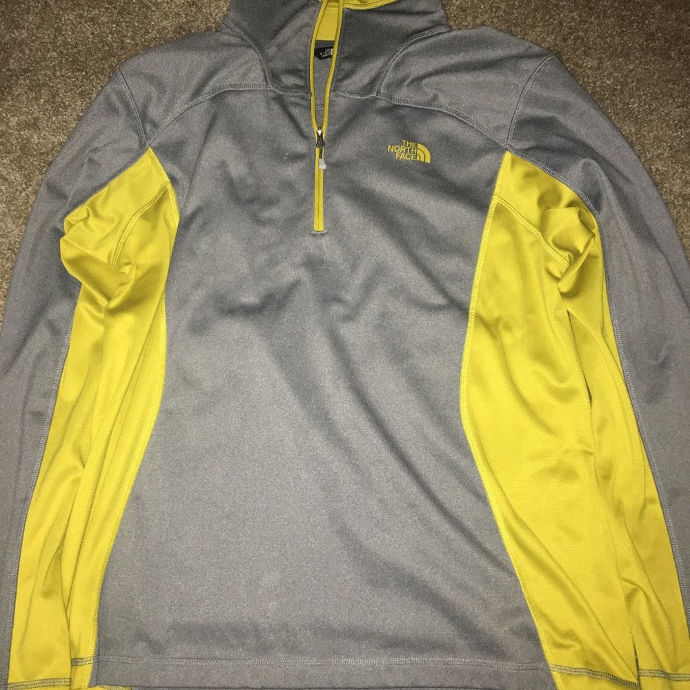 North Face men's pullover large, great condition